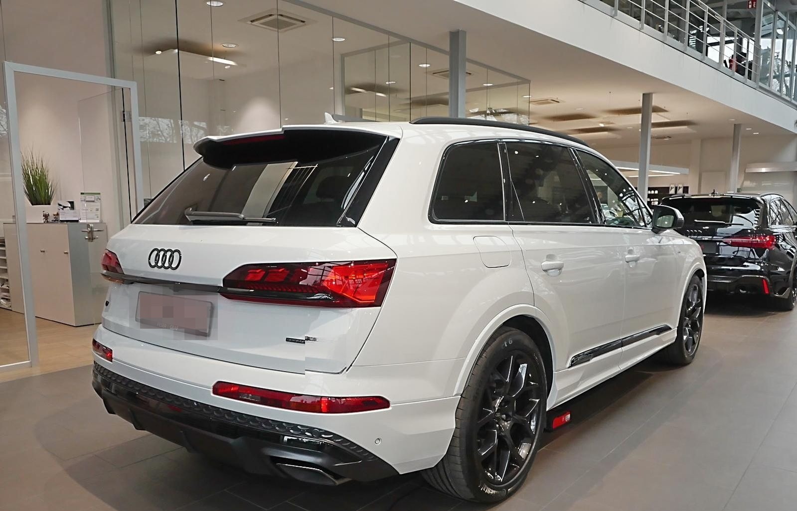 Audi Q7 50 TDI qu. 2x S line 7Si AHK B&O Pano Standh. foto 3