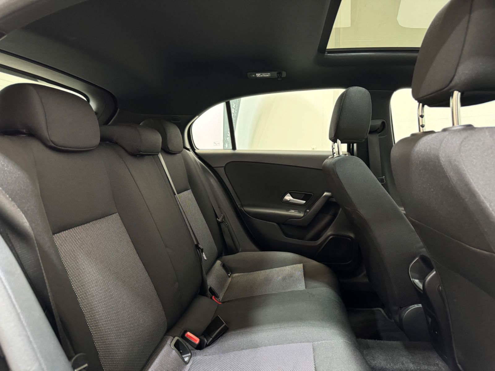 Mercedes-Benz A 250 e - PANORAMA-TEMP-LIVE-PDC-NAVI-BUSINESS foto 23