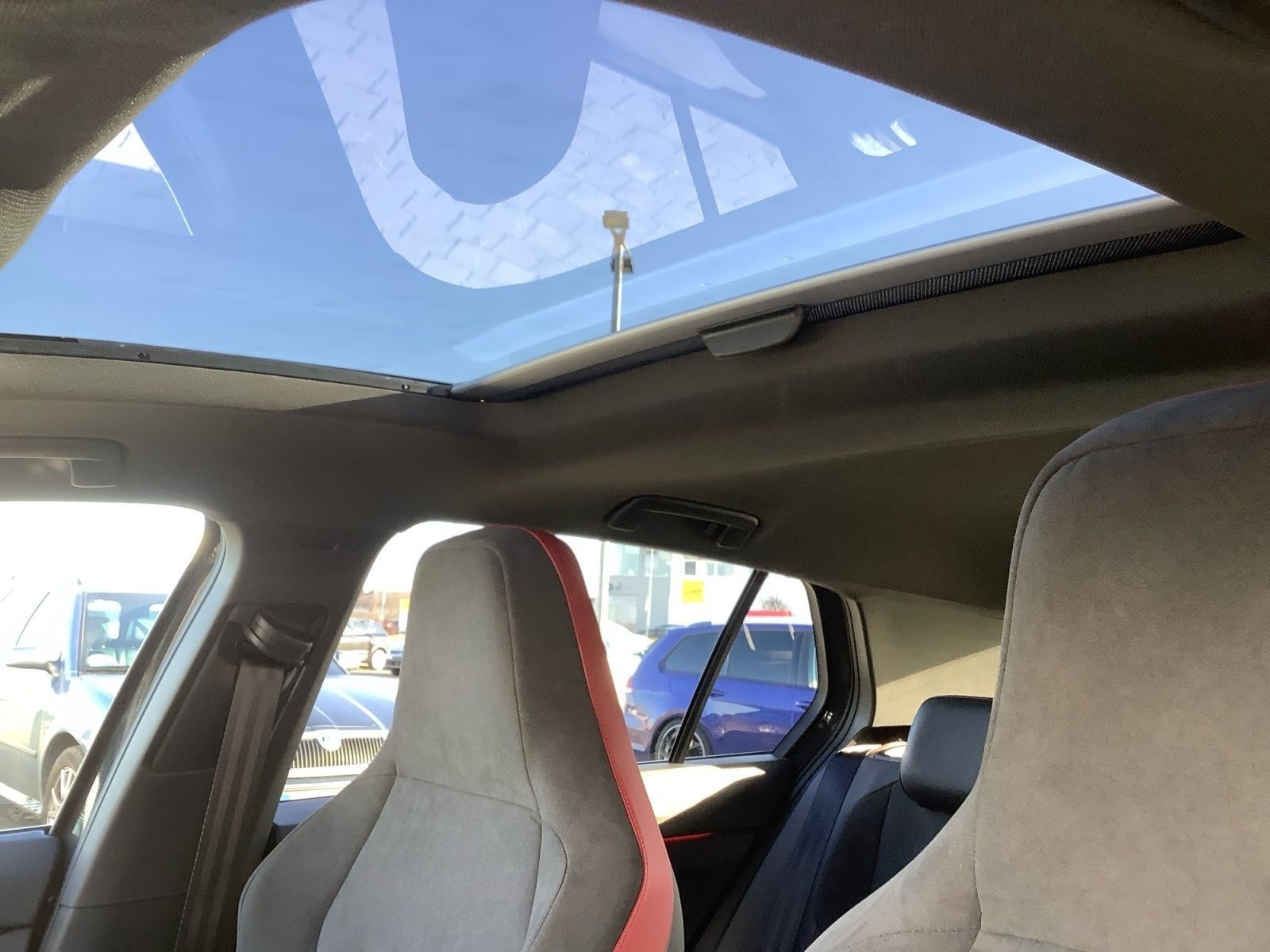 Volkswagen Golf 2.0 TSI DSG GTI Clubsport ACC LED Navi Pano foto 17