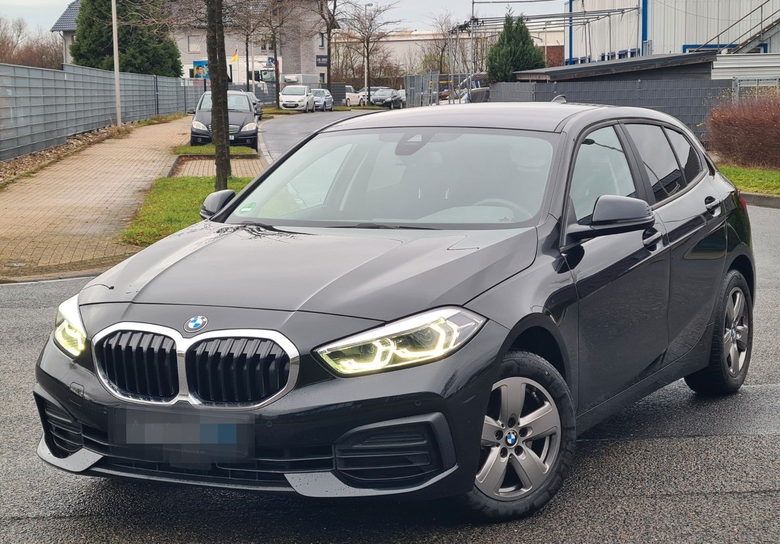 BMW Limousine 118 d Advantage*1.Hand*Autom.*Navi* foto 1