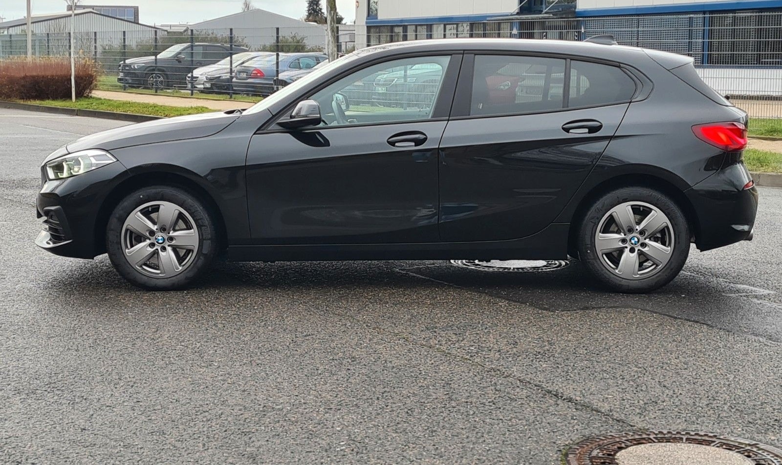 BMW Limousine 118 d Advantage*1.Hand*Autom.*Navi* foto 2