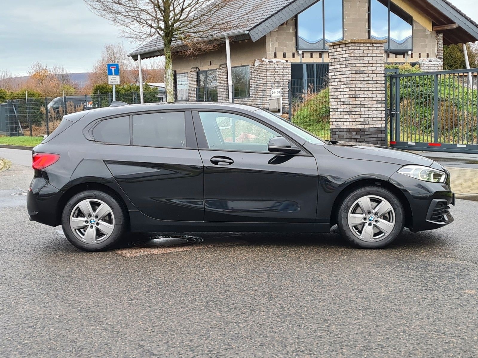 BMW Limousine 118 d Advantage*1.Hand*Autom.*Navi* foto 6