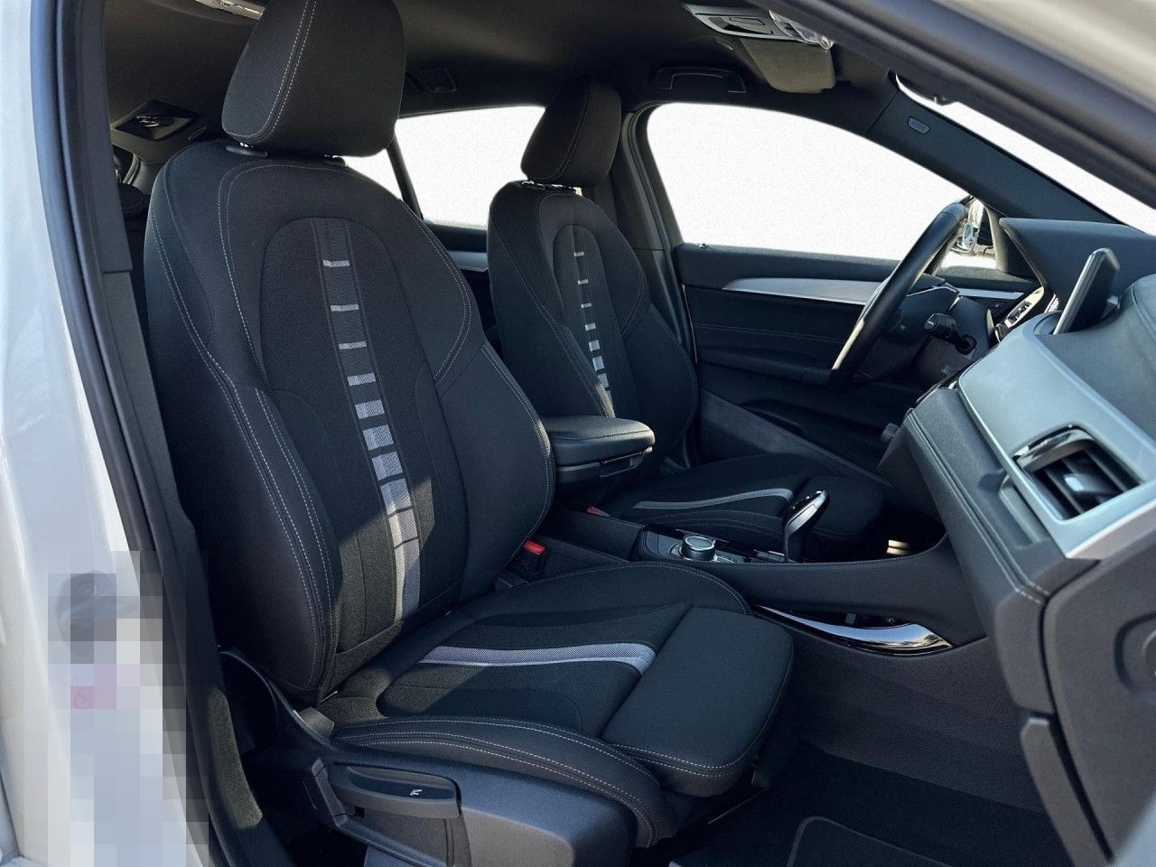 BMW X2 sDrive20d PA DA LED PDC RFK HiFi SitzHz Navi foto 13