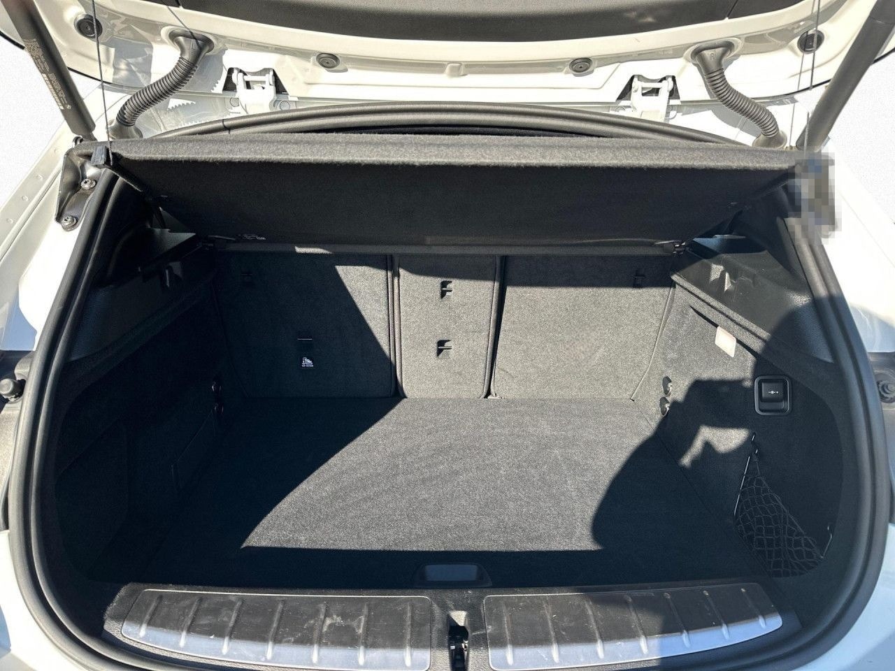 BMW X2 sDrive20d PA DA LED PDC RFK HiFi SitzHz Navi foto 15