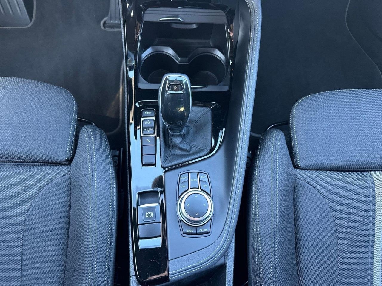 BMW X2 sDrive20d PA DA LED PDC RFK HiFi SitzHz Navi foto 10