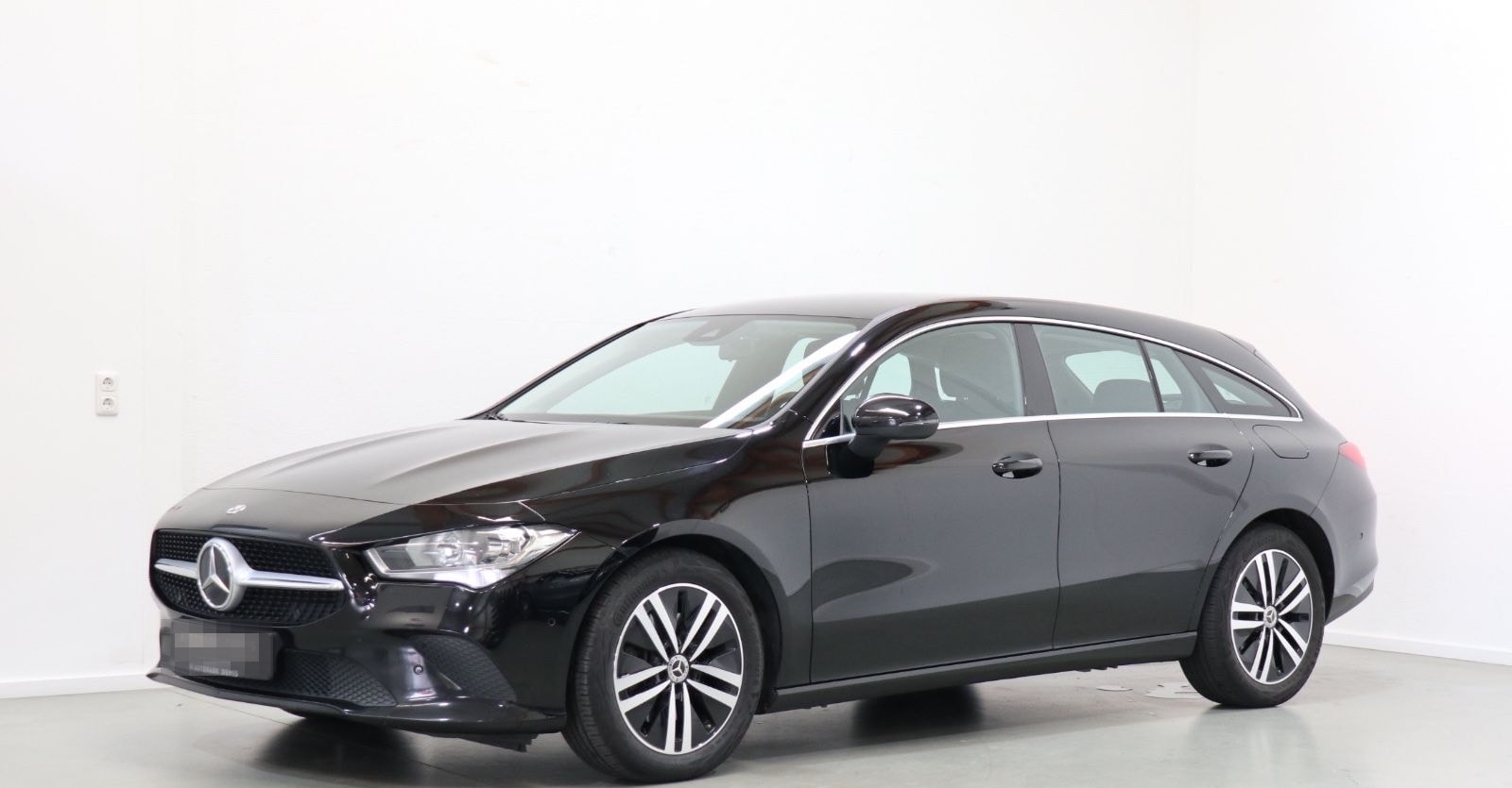 Mercedes-Benz CLA 220 Shooting Brake-PDC-TEMP-CARPLAY-BUSINESS foto 2