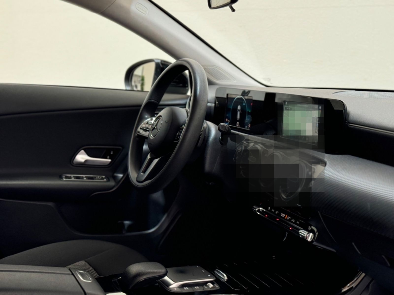 Mercedes-Benz CLA 220 Shooting Brake-PDC-TEMP-CARPLAY-BUSINESS foto 13