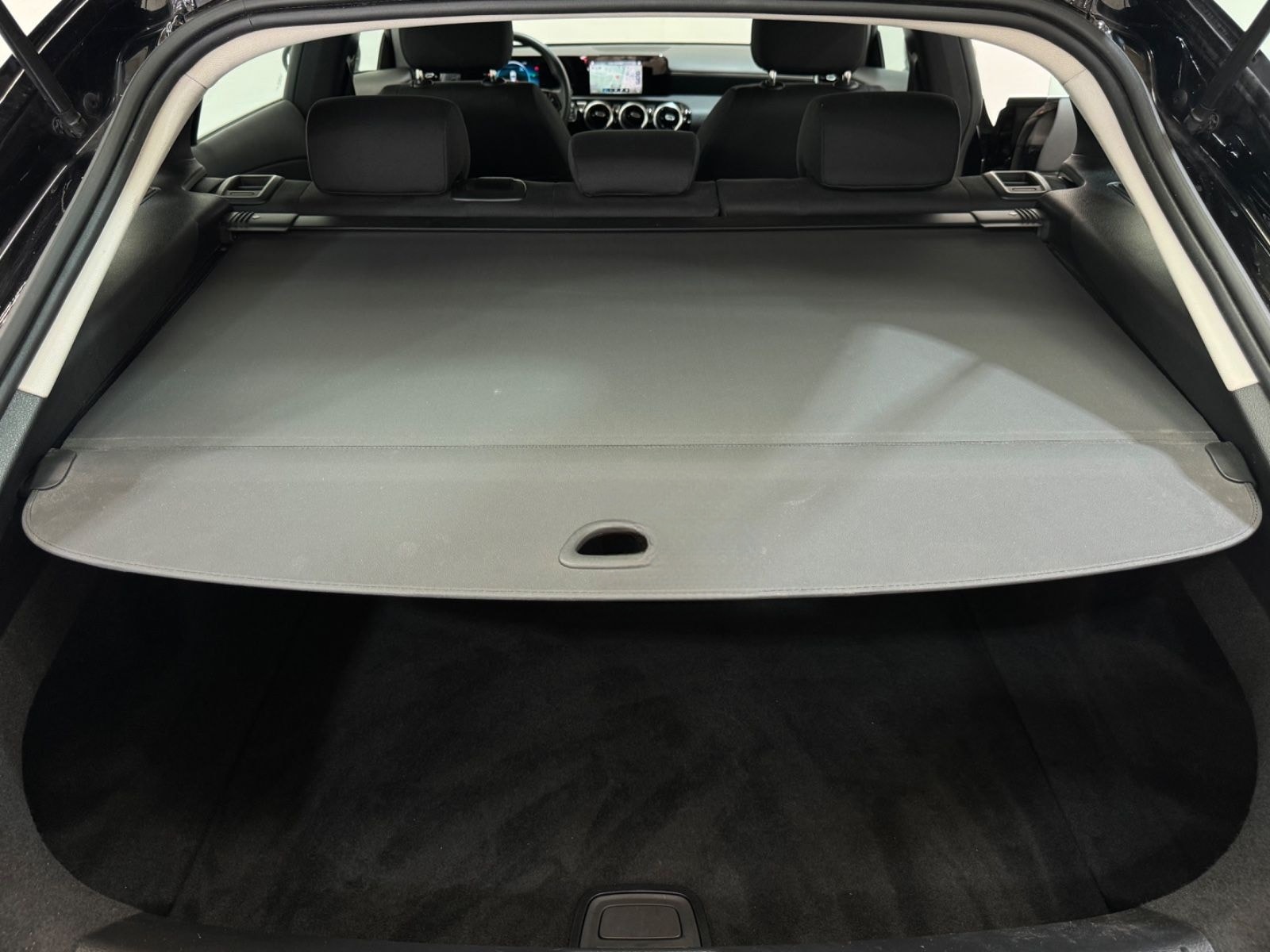 Mercedes-Benz CLA 220 Shooting Brake-PDC-TEMP-CARPLAY-BUSINESS foto 24