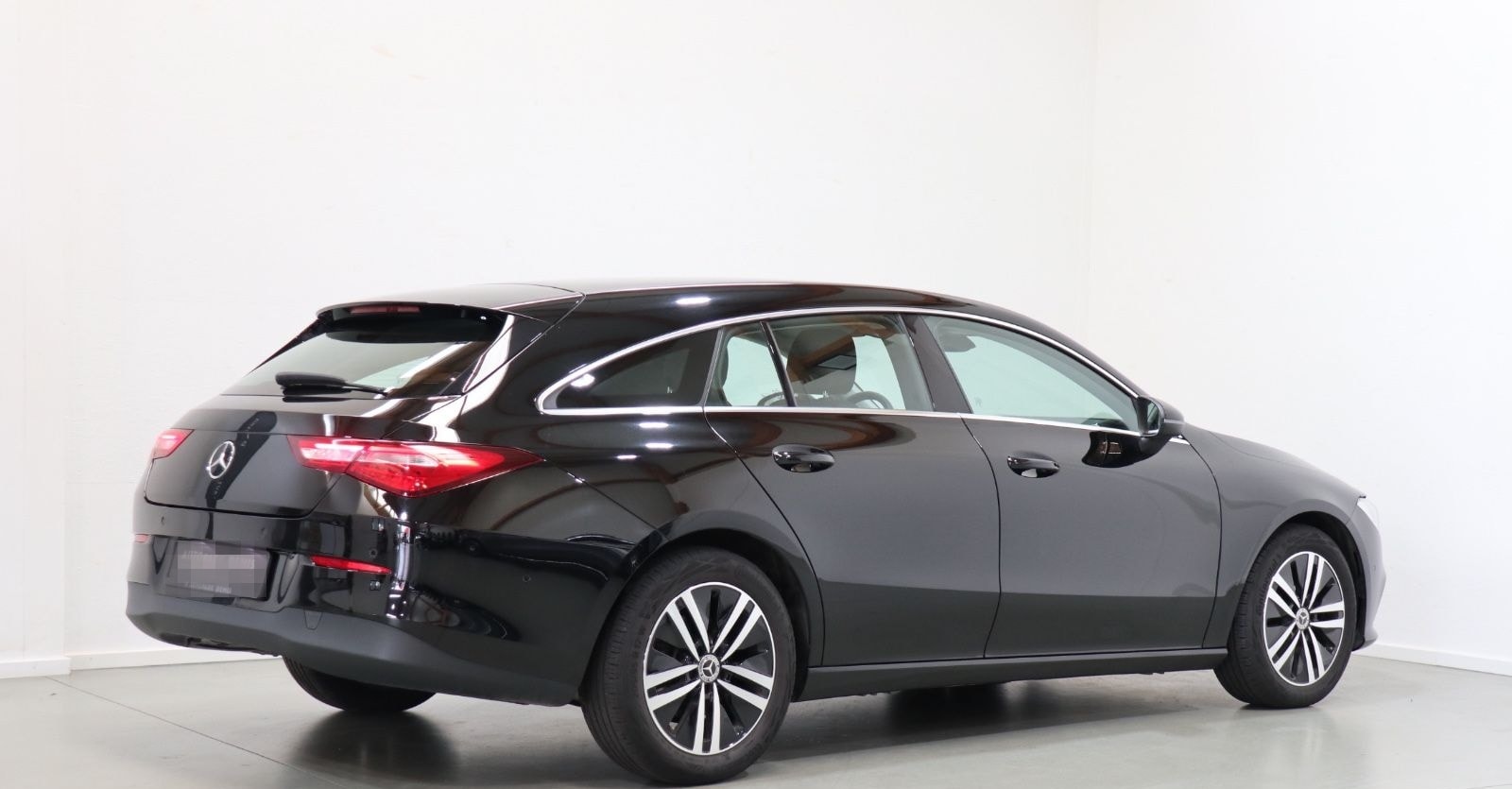 Mercedes-Benz CLA 220 Shooting Brake-PDC-TEMP-CARPLAY-BUSINESS foto 7