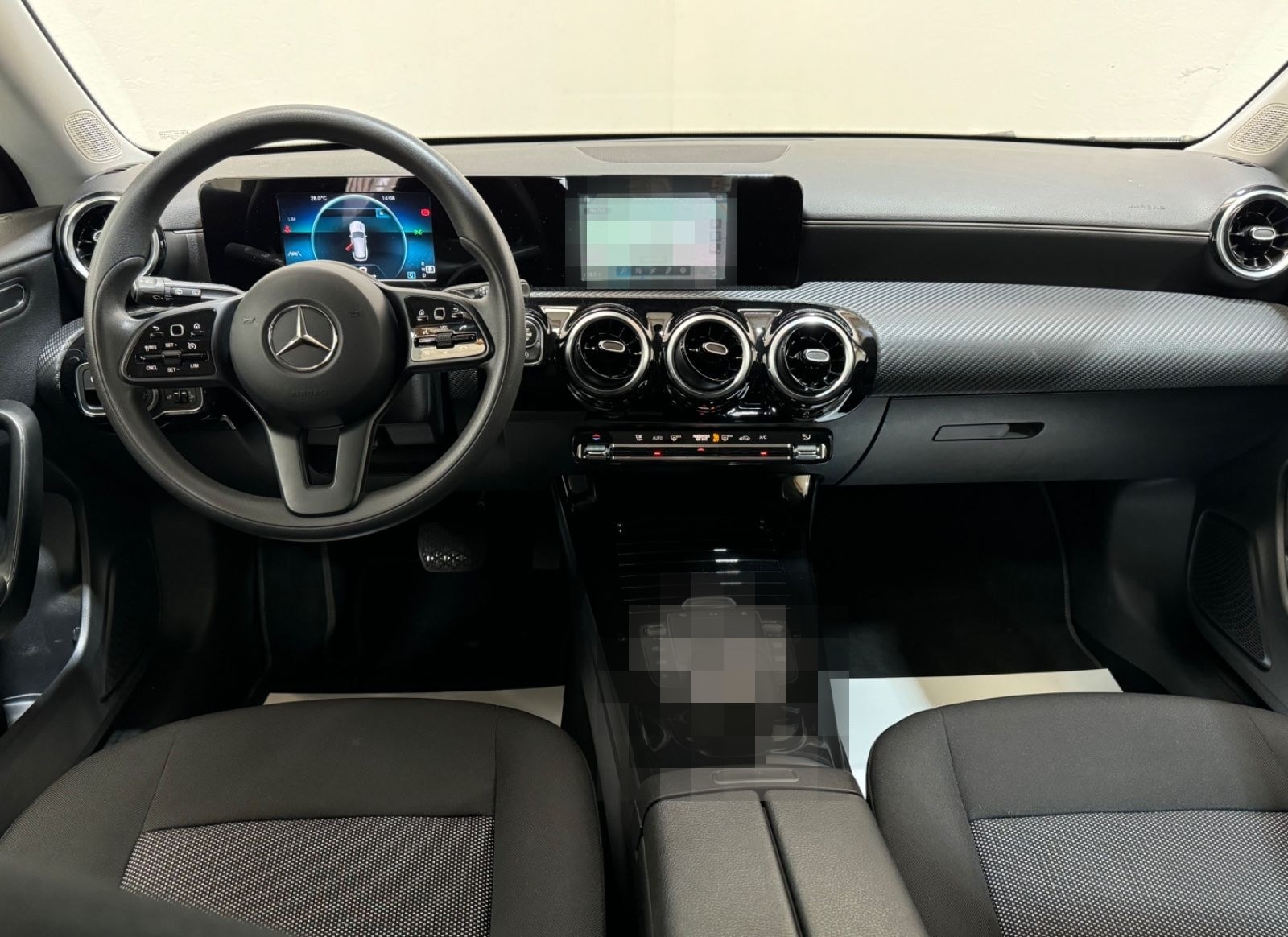 Mercedes-Benz CLA 220 Shooting Brake-PDC-TEMP-CARPLAY-BUSINESS foto 10