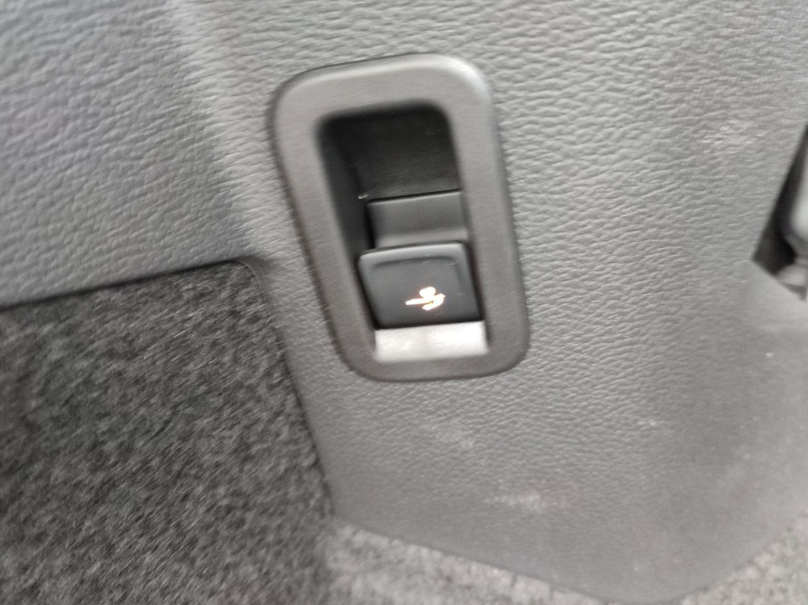 Volkswagen Golf VIII 1.5 eTSI DSG Active* Navi*AHK*Kamera*I foto 14