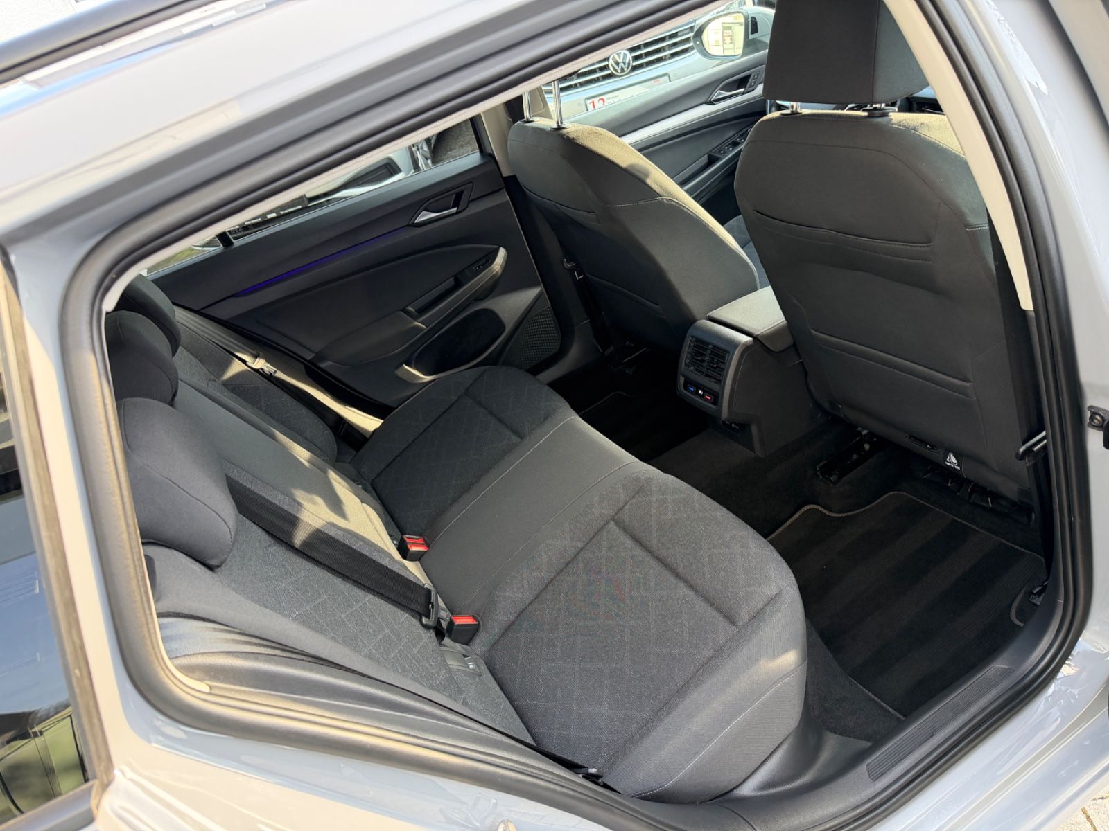 Volkswagen Golf VIII Variant 2.0 TDI Life*AHK*NAVI*Ambiente foto 18