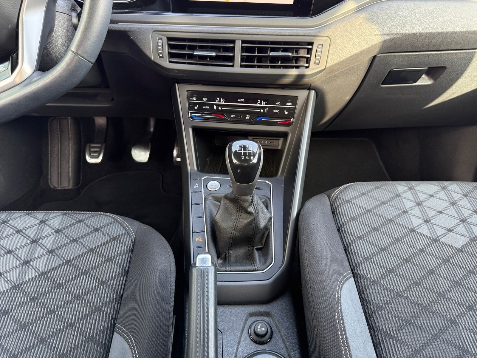 Volkswagen Taigo 1,0 TSI R-Line Navi LED Kamera foto 9