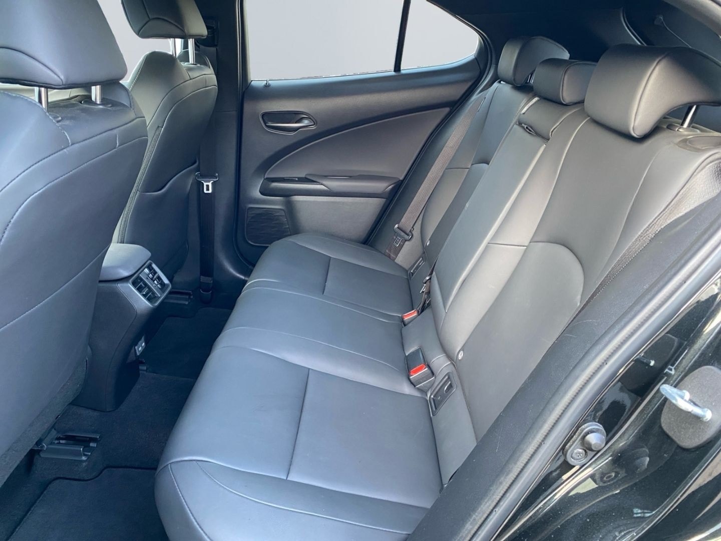 Lexus UX 250h F SPORT Design *Bi-LED*ACC*RCam*SHZ*PDC* foto 14