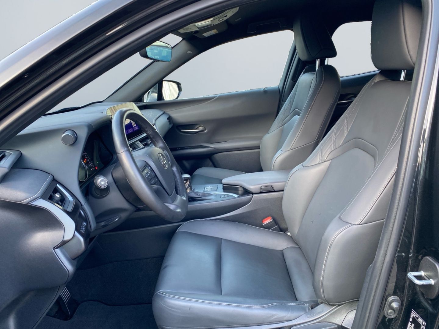 Lexus UX 250h F SPORT Design *Bi-LED*ACC*RCam*SHZ*PDC* foto 7