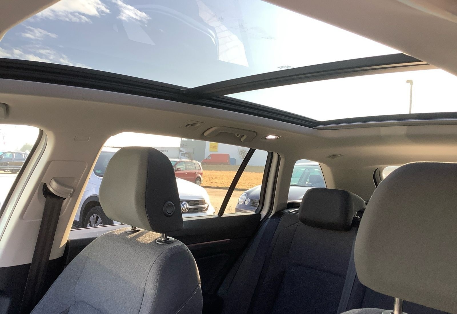 Volkswagen Golf Variant 1.5 TSI Life ACC LED Navi Pano SHZ foto 17