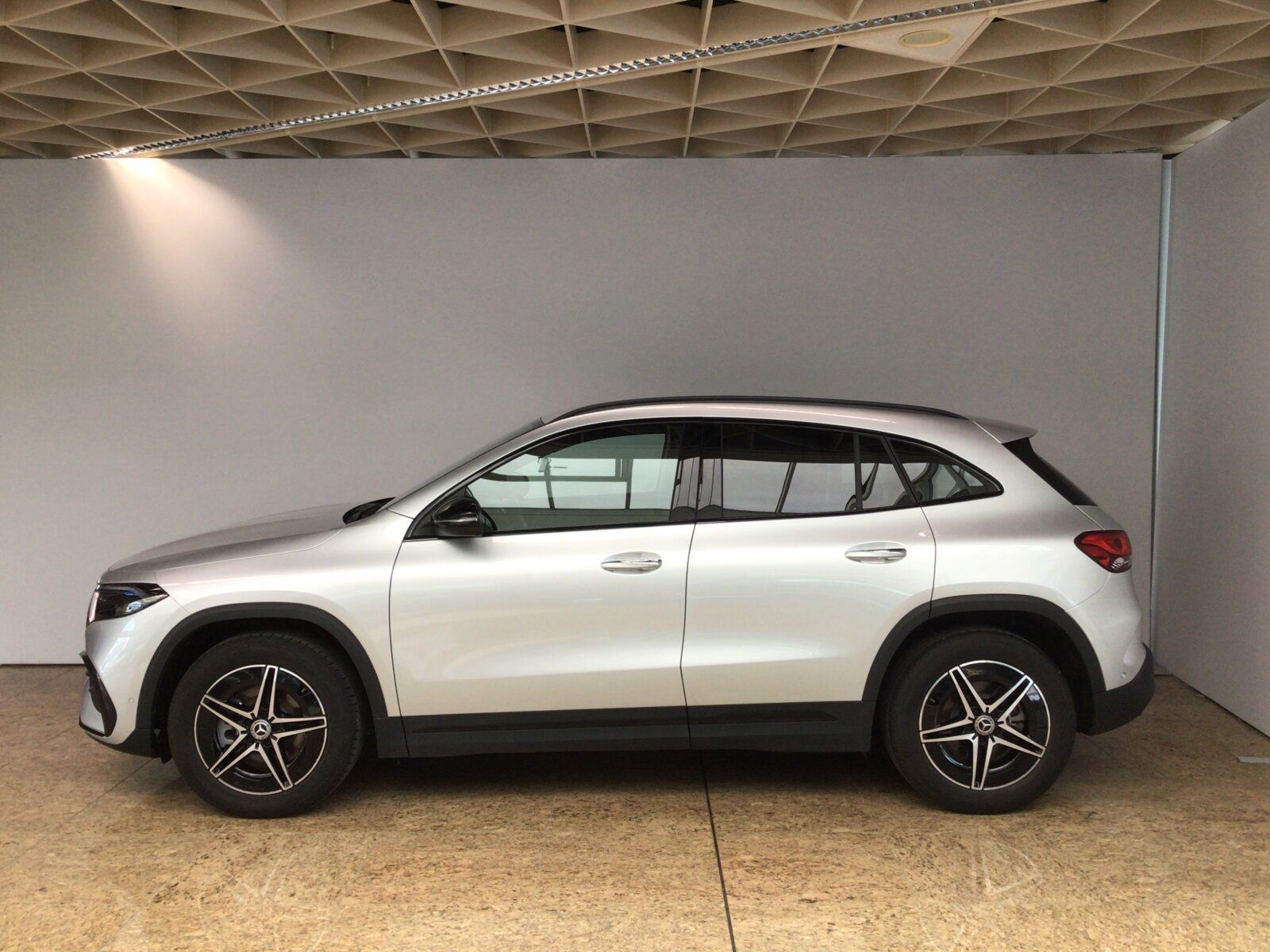 Mercedes-Benz EQA 300 4M AMG Line/Advanced+/Night/Totw./Keyles foto 3