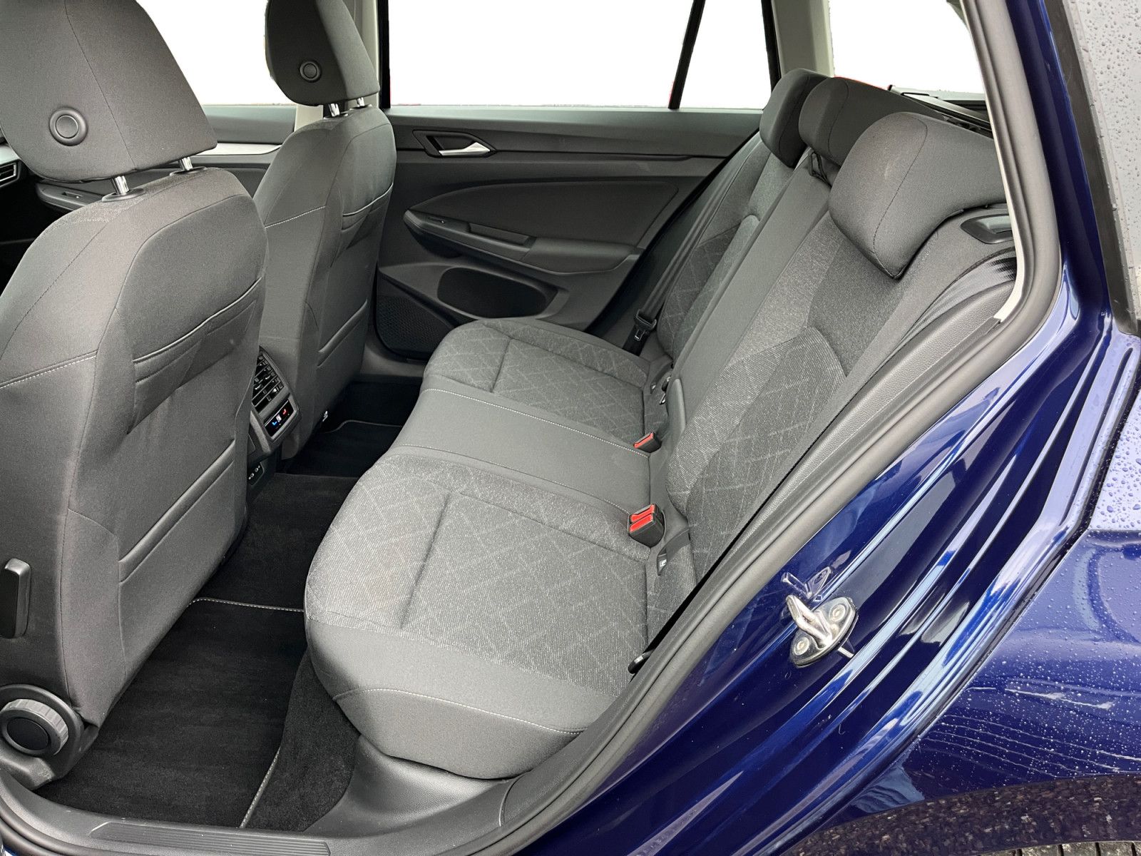 Volkswagen Golf VIII Variant 1.5TSI Life ACC Cam Navi Pano foto 11