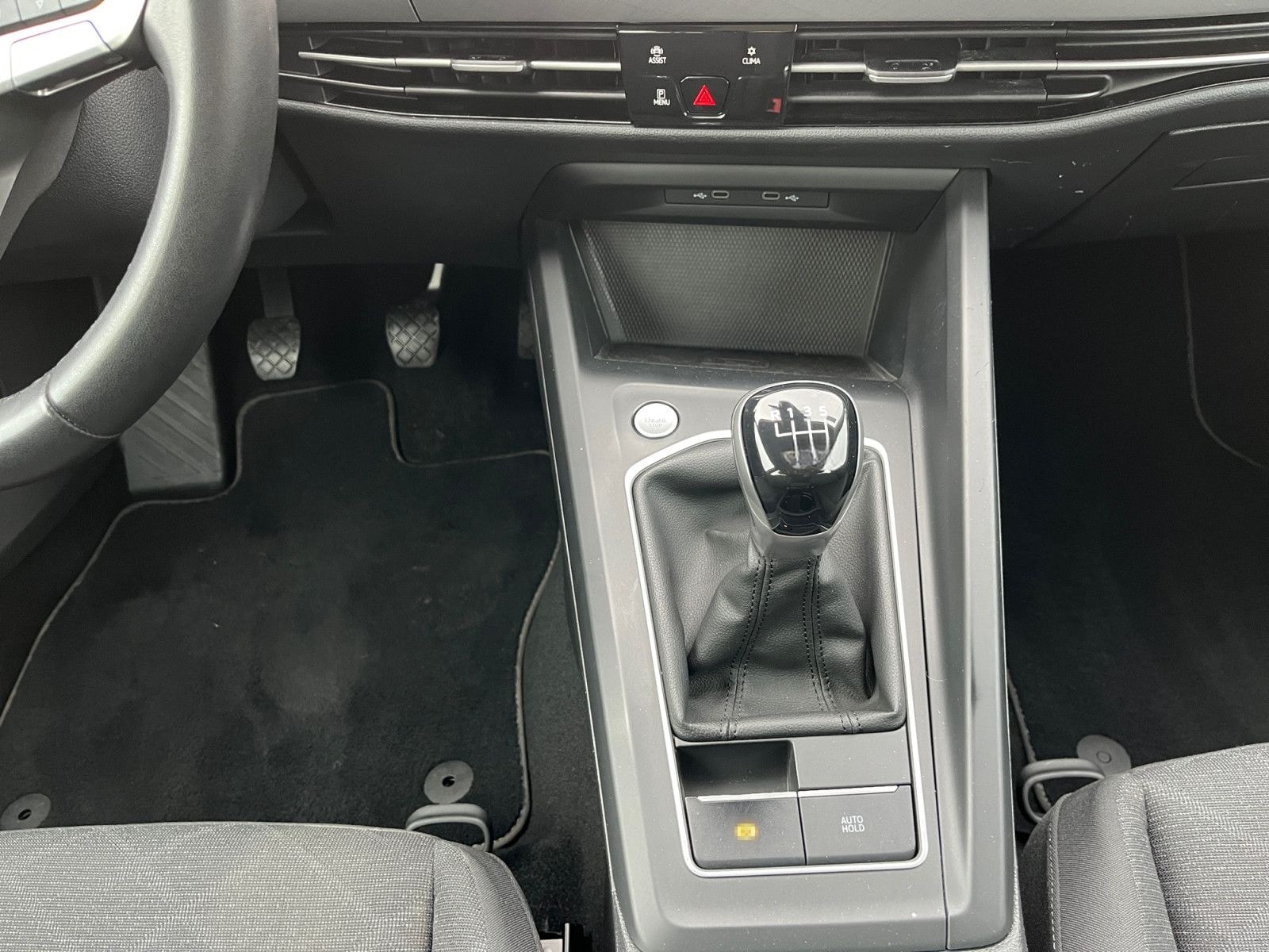 Volkswagen Golf VIII Variant 1.5TSI Life ACC Cam Navi Pano foto 8