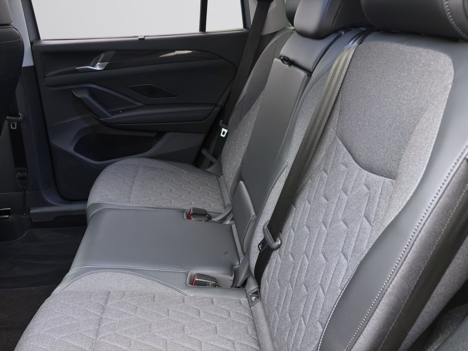 Volkswagen Tayron 1.5 eTSI DSG LIFE AHK KAMERA KLIMA SHZG foto 15