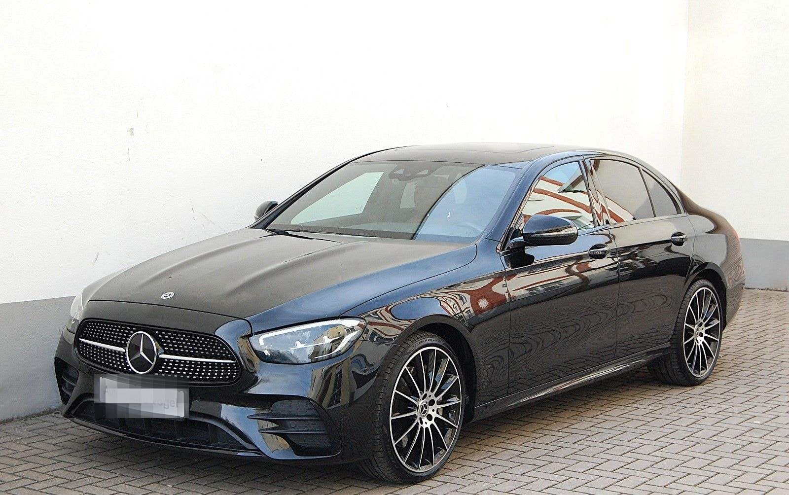 Mercedes-Benz E 400d 4Matic AMG Line Sportpaket foto 1