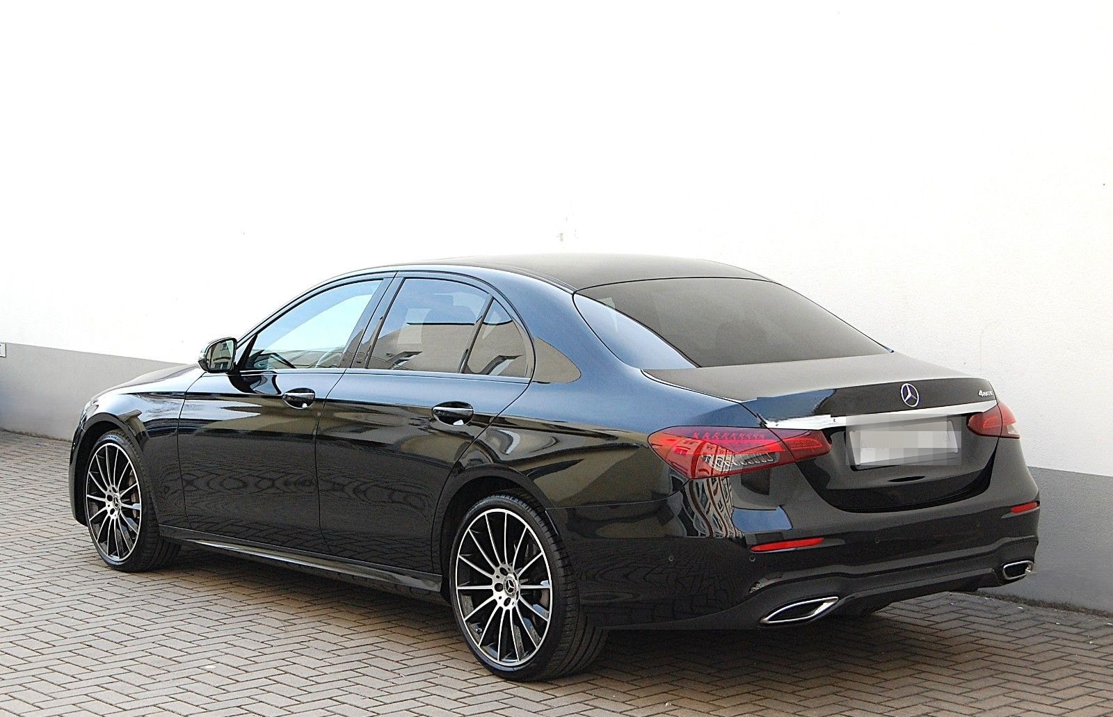 Mercedes-Benz E 400d 4Matic AMG Line Sportpaket foto 4