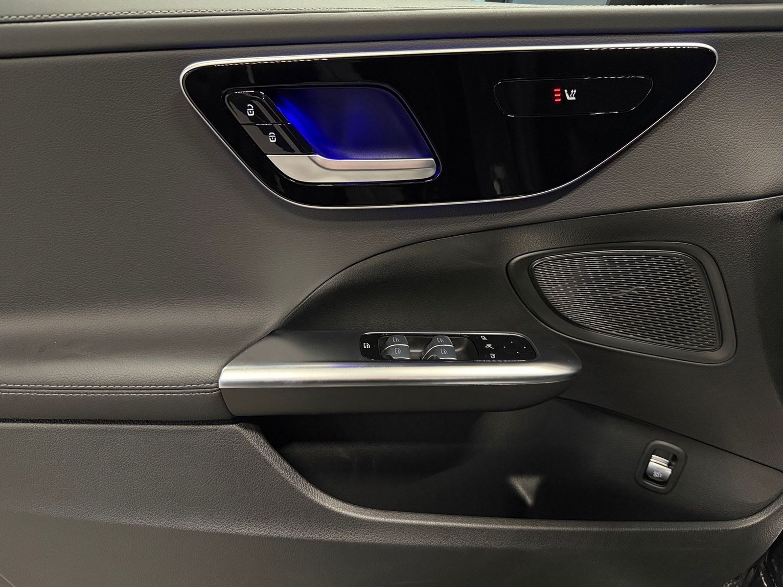 Mercedes-Benz C 180 AMG Night, DiG.L,AMBIE,MBUX,CARP,AHK foto 5