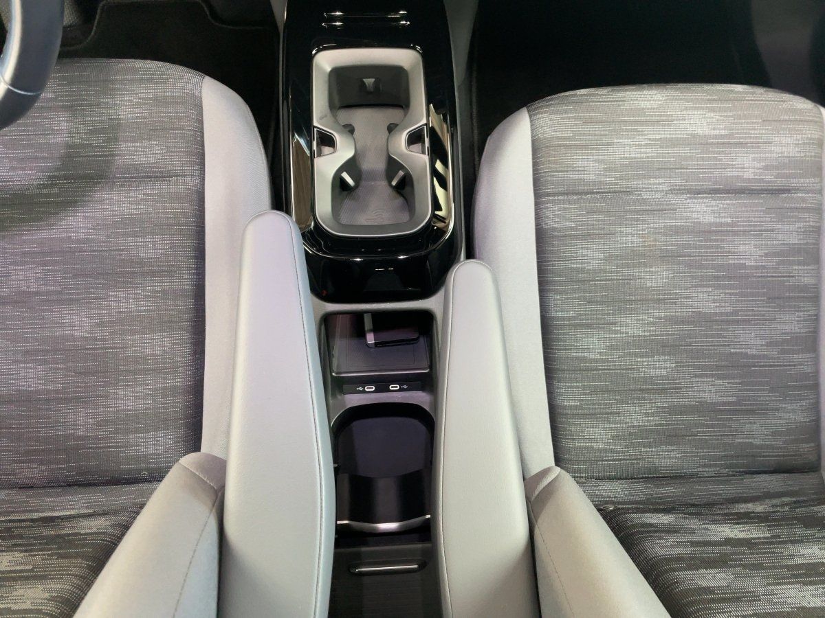 Volkswagen ID.4 Pure MATRIX+APP+DAB+SHZ+ACC+LED+NAVI+PDC foto 14