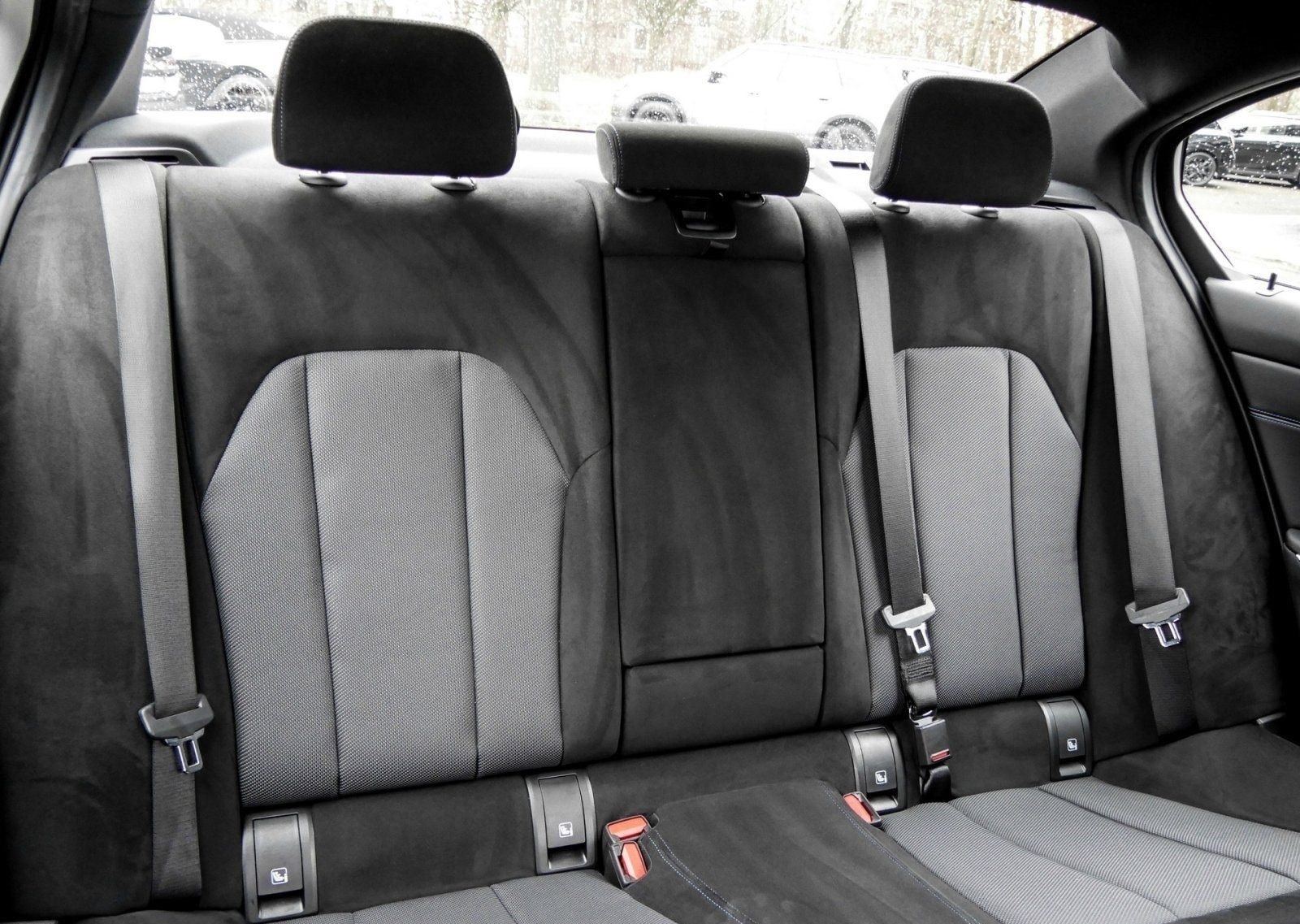 BMW 318i Finanzierung ab 0,49% foto 4