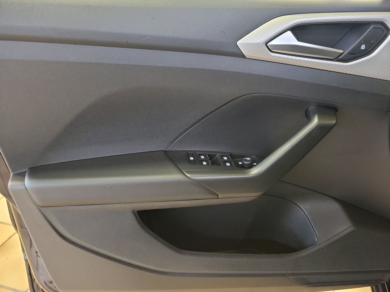 Volkswagen T-Cross 1.0 TSI DSG MOVE Navi LaneAssist PDC Lig foto 7