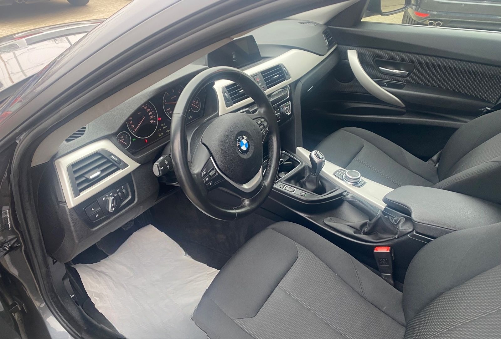 BMW 320 3 Gran Turismo 320 d Advantage foto 19