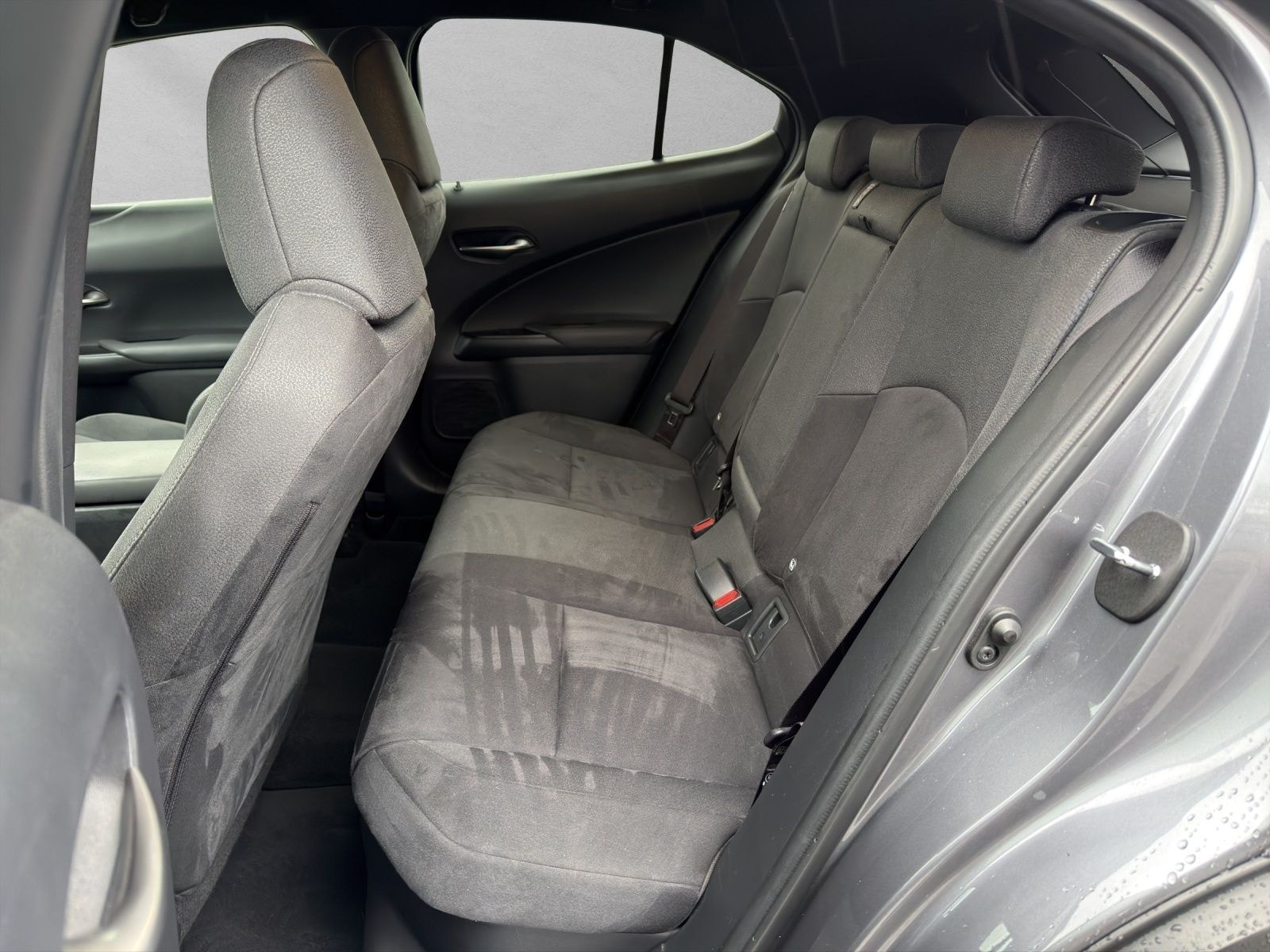 Lexus UX 250 h*STYLE*CARPLAY*PDC*15 JAHRE GARANTIE foto 16