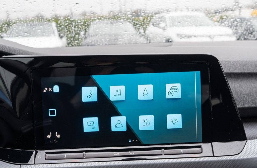 Volkswagen Golf VIII ACTIVE 2,0 l TDI DSG AHK ACC LED NAVI foto 13