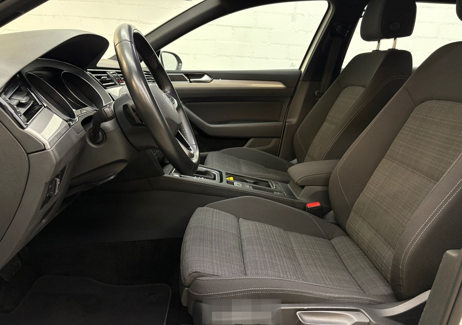 Volkswagen Passat Variant 2.0 TDI DSG Business Navi LED ACC foto 14