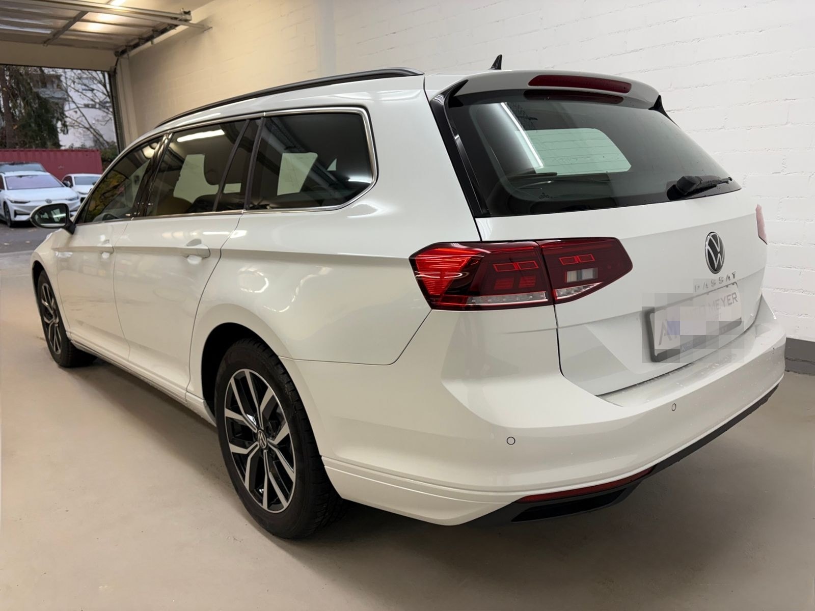 Volkswagen Passat Variant 2.0 TDI DSG Business Navi LED ACC foto 6