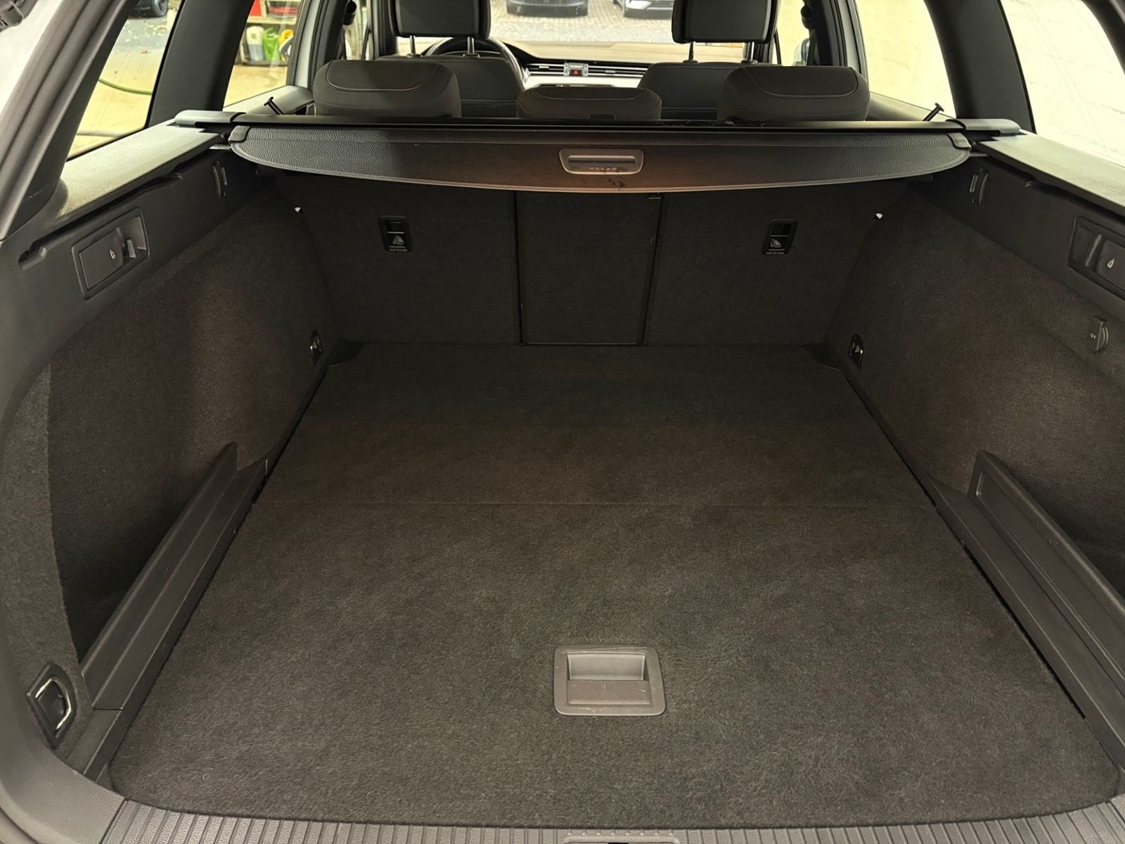 Volkswagen Passat Variant 2.0 TDI DSG Business Navi LED ACC foto 7