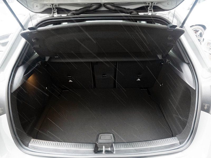 Mercedes-Benz A 180 d Kompaktlimousine AMG NIGHT DISTR KAMERA foto 13