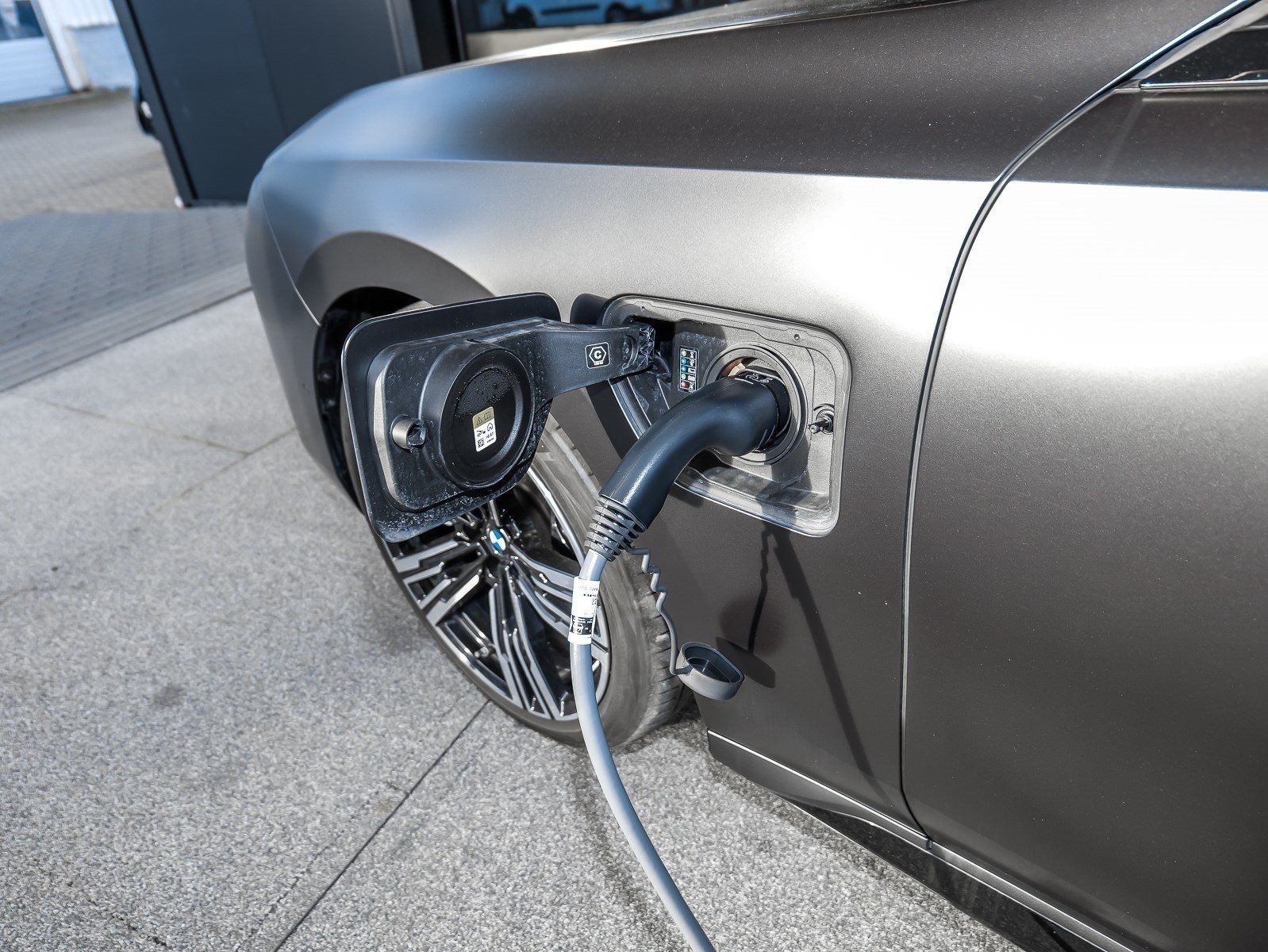 BMW 750e xDrive M Sport TV HUD PANO ACC 360°KAM RFK  foto 25