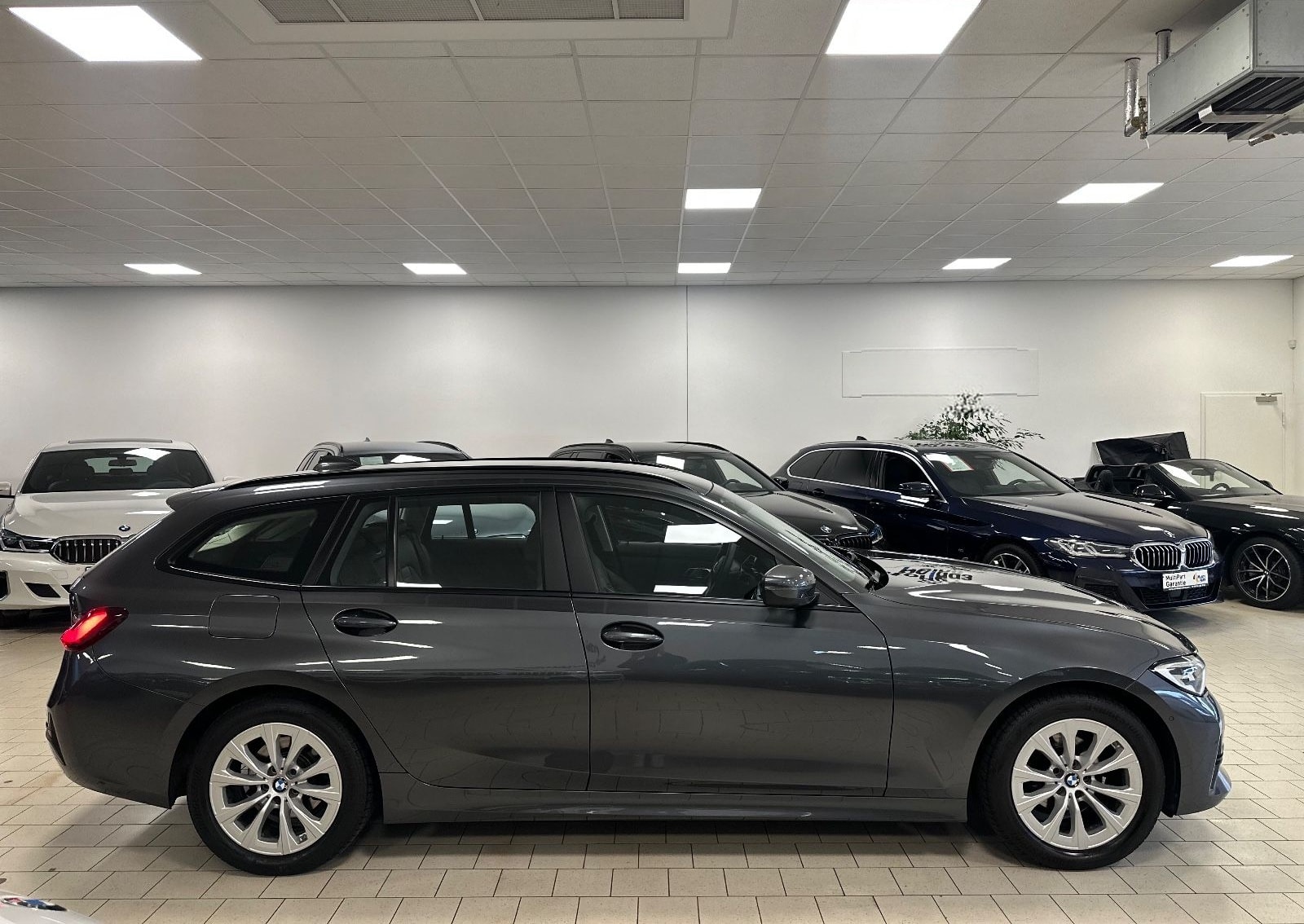 BMW 318d/LCPProf/Navi/LEDerSportStz/Temp/M-Lenkrad foto 11