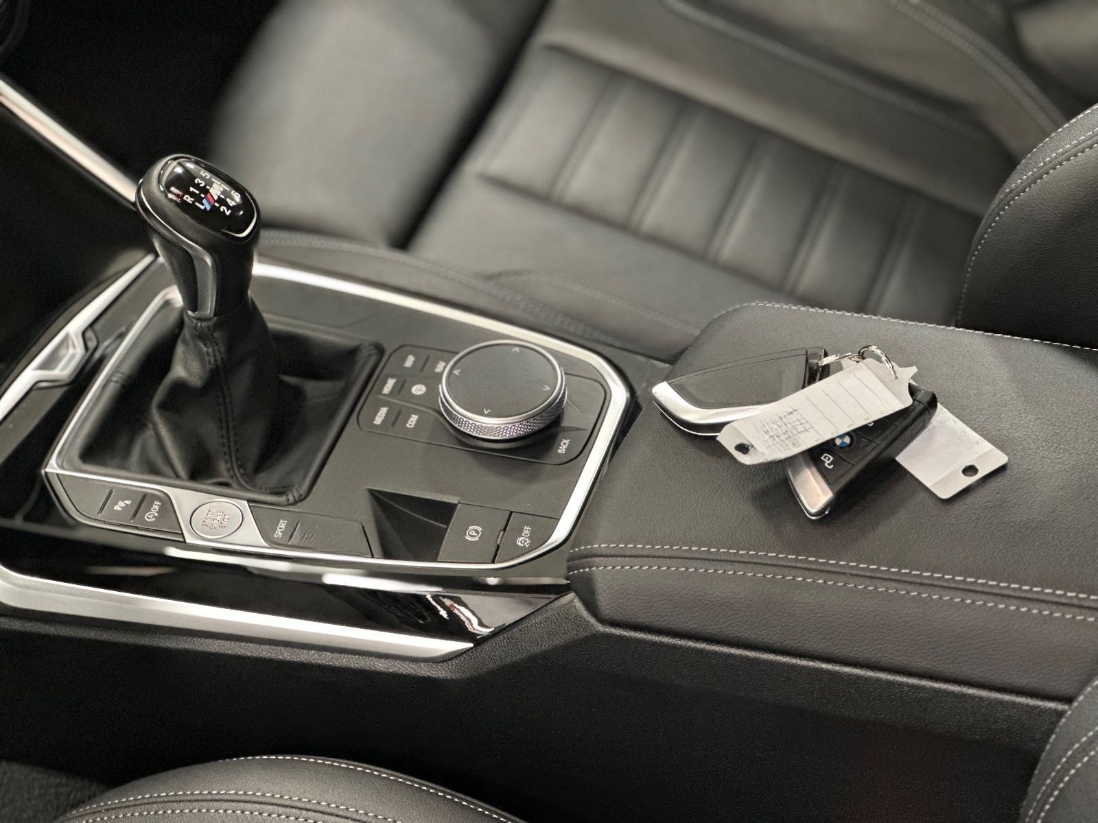 BMW 318d/LCPProf/Navi/LEDerSportStz/Temp/M-Lenkrad foto 17