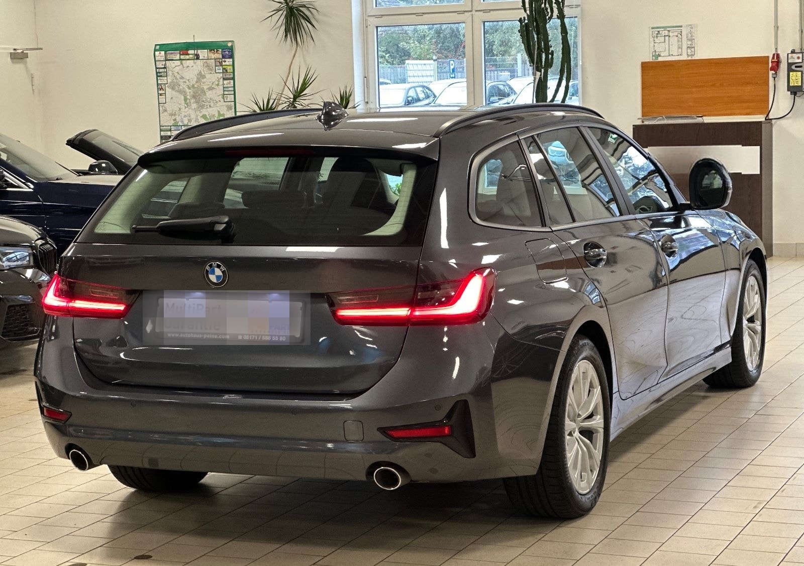 BMW 318d/LCPProf/Navi/LEDerSportStz/Temp/M-Lenkrad foto 8