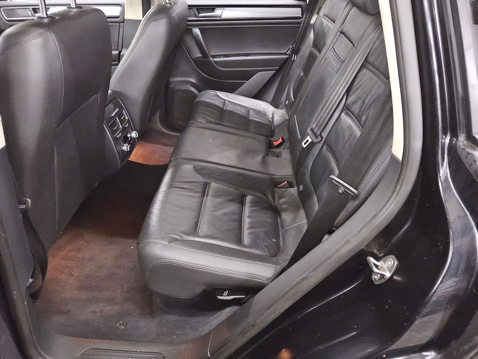 Volkswagen Touareg 3.0 TDI 4M R-Line Luft Leder Navi AHK foto 13