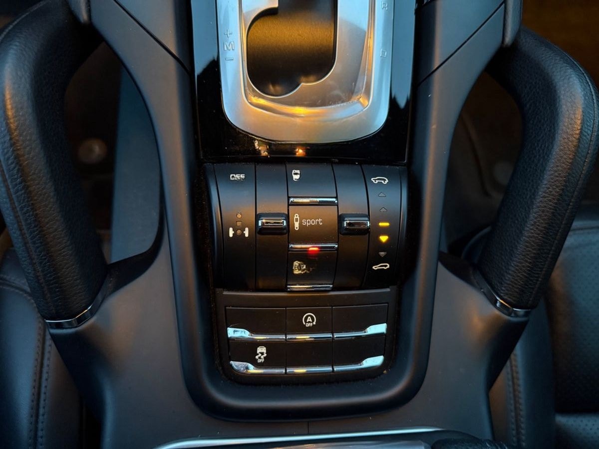 Porsche Cayenne D Leder Luft Pano SoftClose BOSE 21 Zoll foto 19