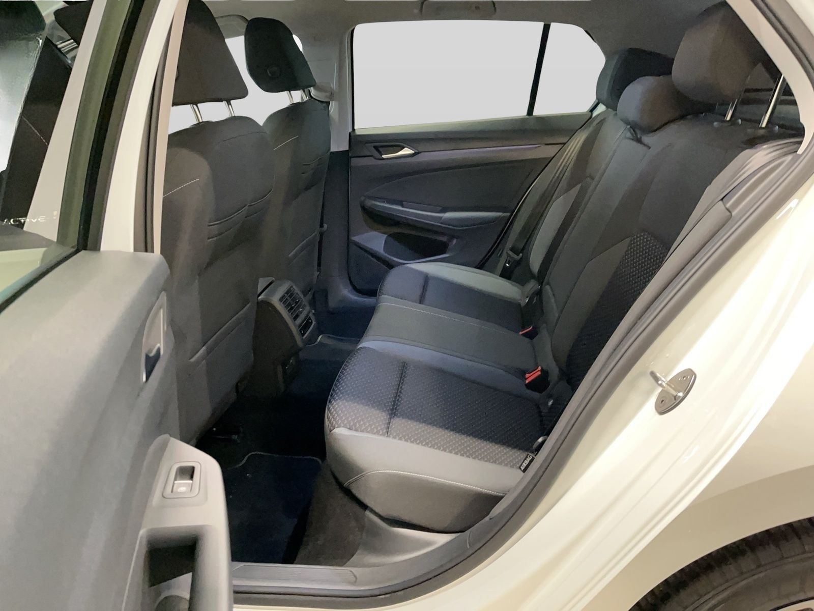 Volkswagen Golf VIII Active 1.5 TSI 4xSHZ ACC DynLicht HUD foto 11