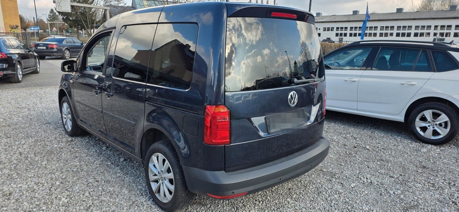 Volkswagen Caddy PKW Trendline BMT foto 5
