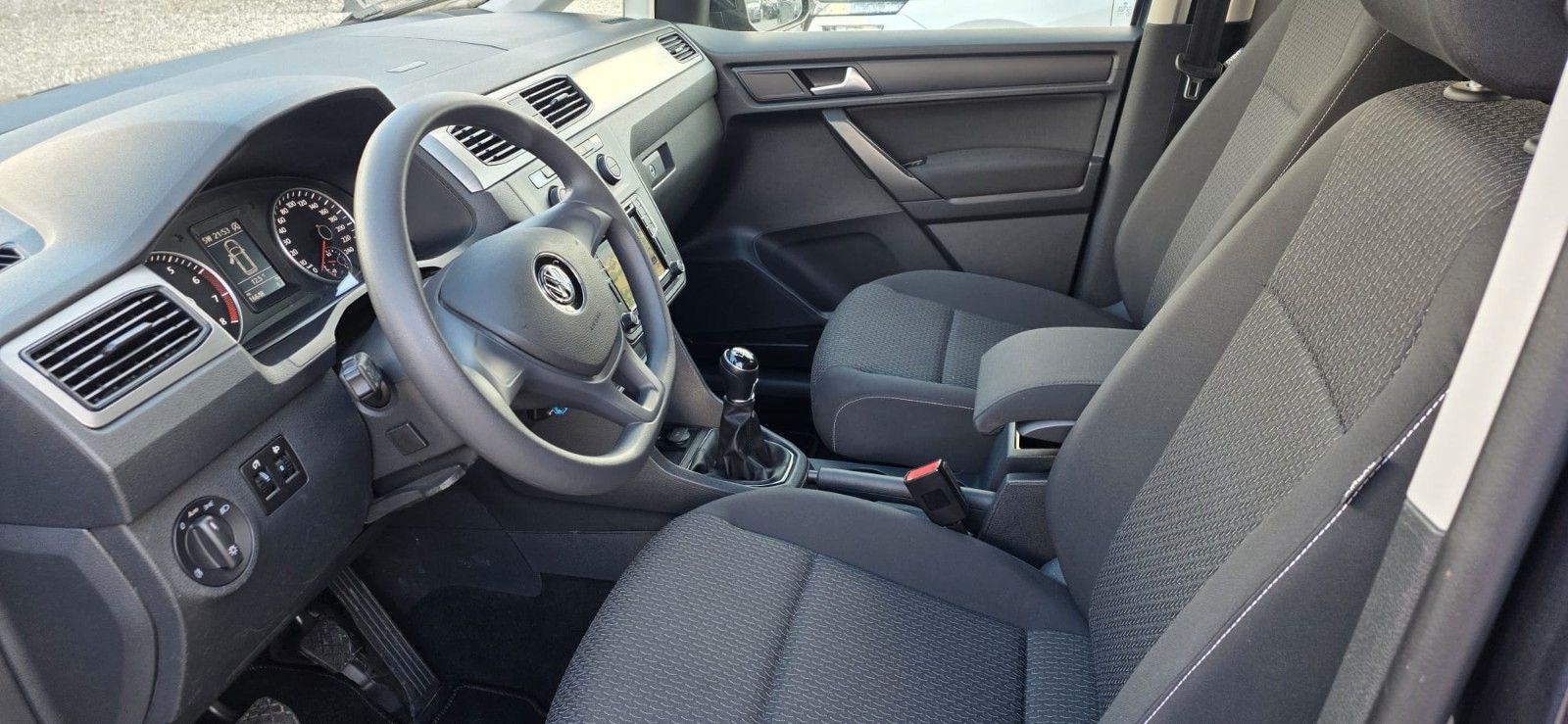 Volkswagen Caddy PKW Trendline BMT foto 10