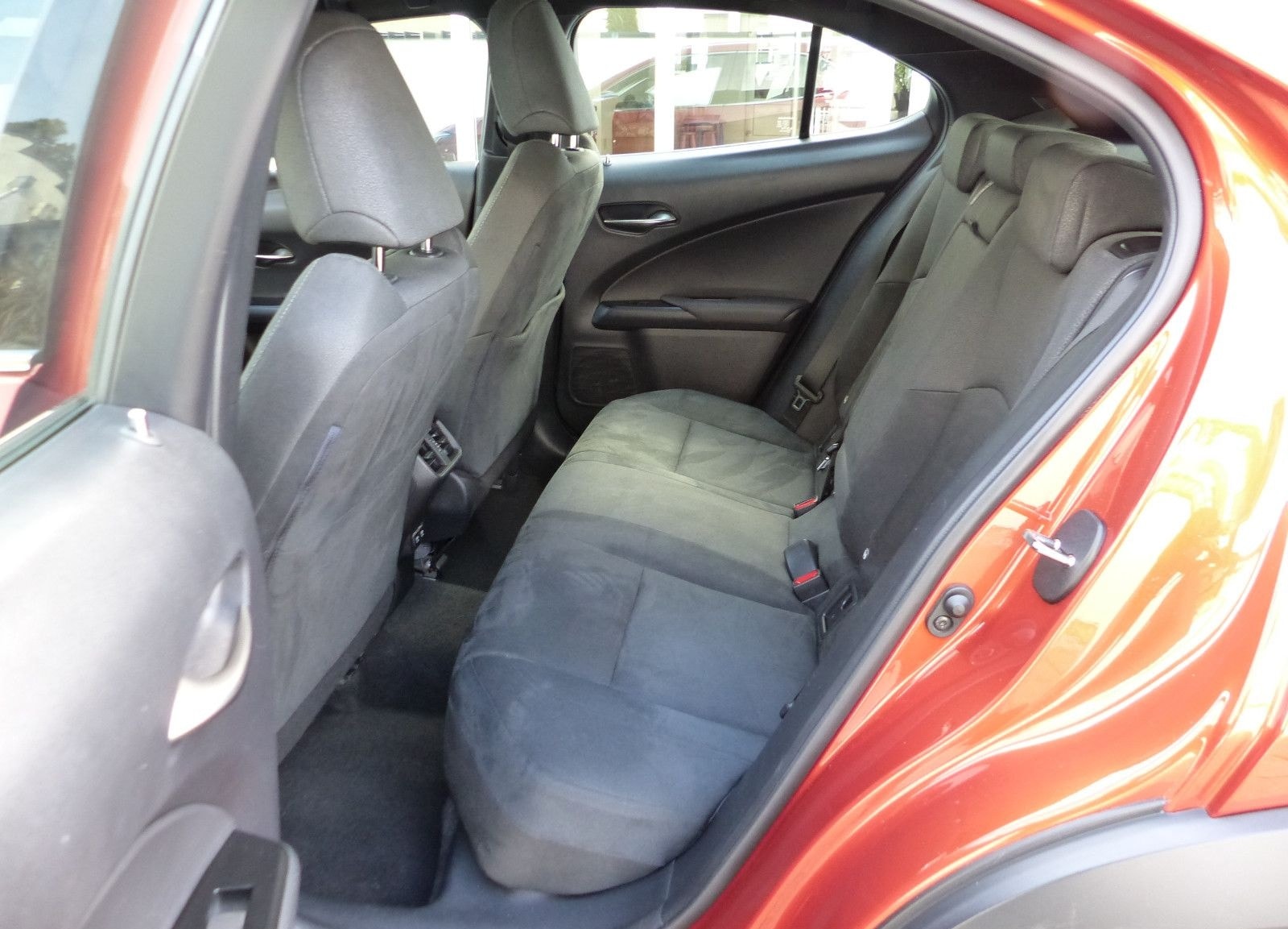 Lexus UX 200 Launch Edition Navi LED SHZ Kamera Tempom foto 11