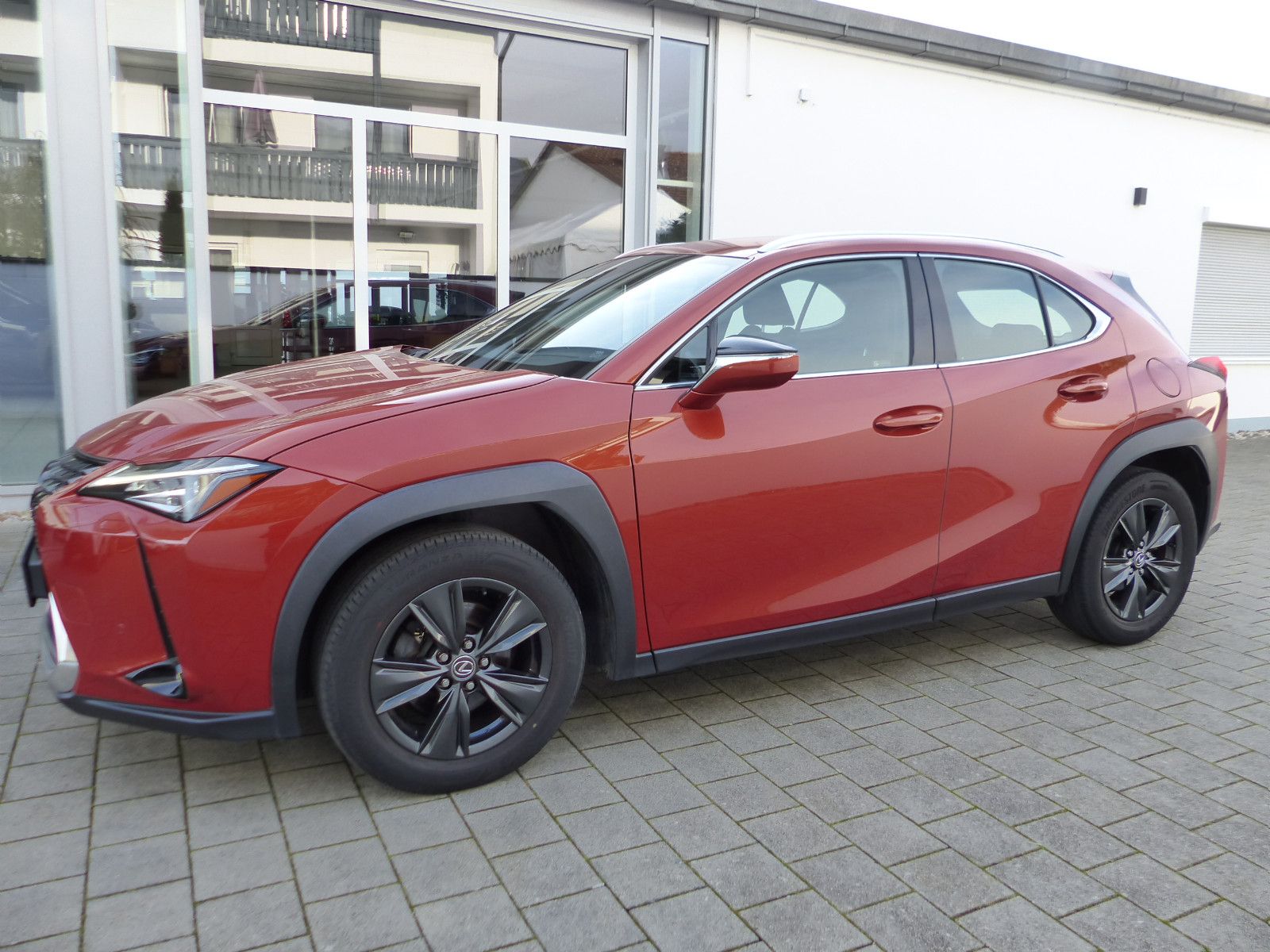 Lexus UX 200 Launch Edition Navi LED SHZ Kamera Tempom foto 3