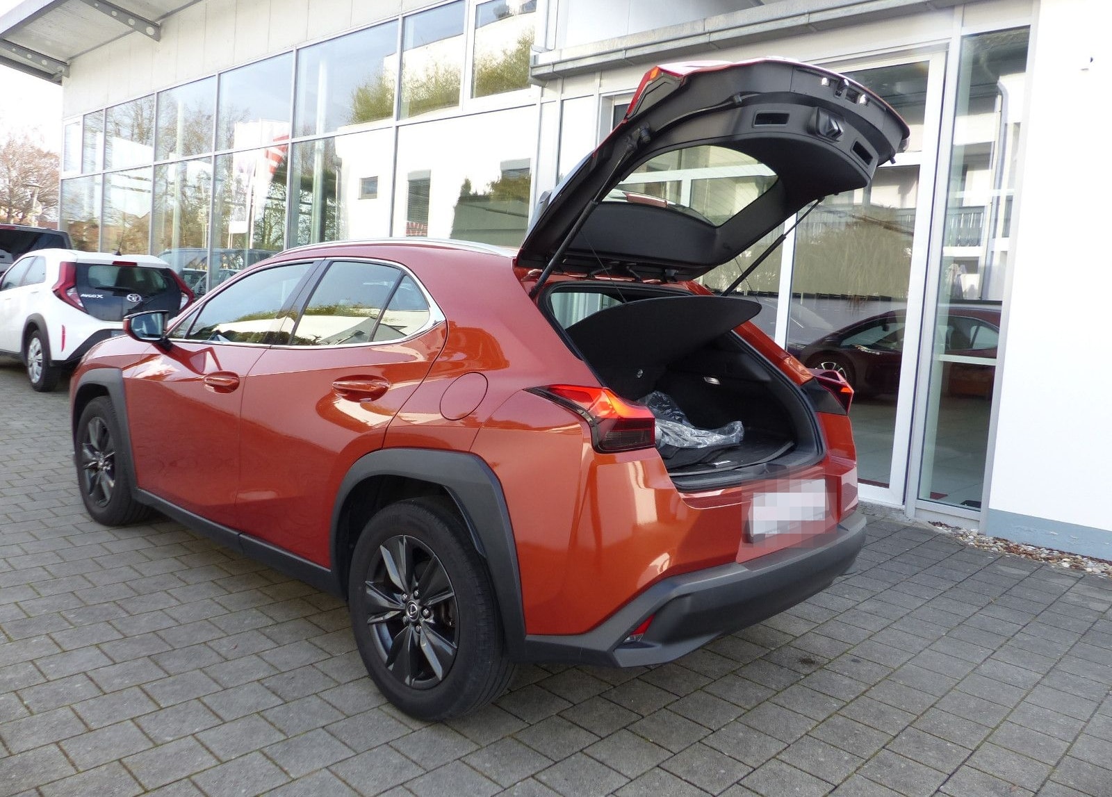 Lexus UX 200 Launch Edition Navi LED SHZ Kamera Tempom foto 22