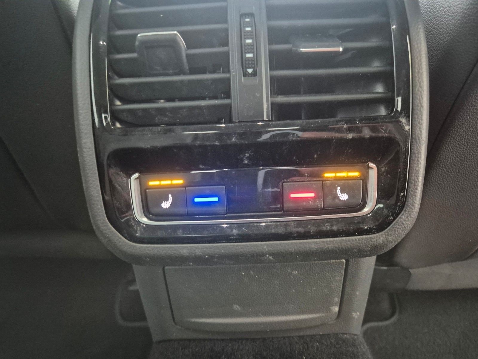 Volkswagen Arteon 2.0 TDI SCR DSG Elegance foto 24